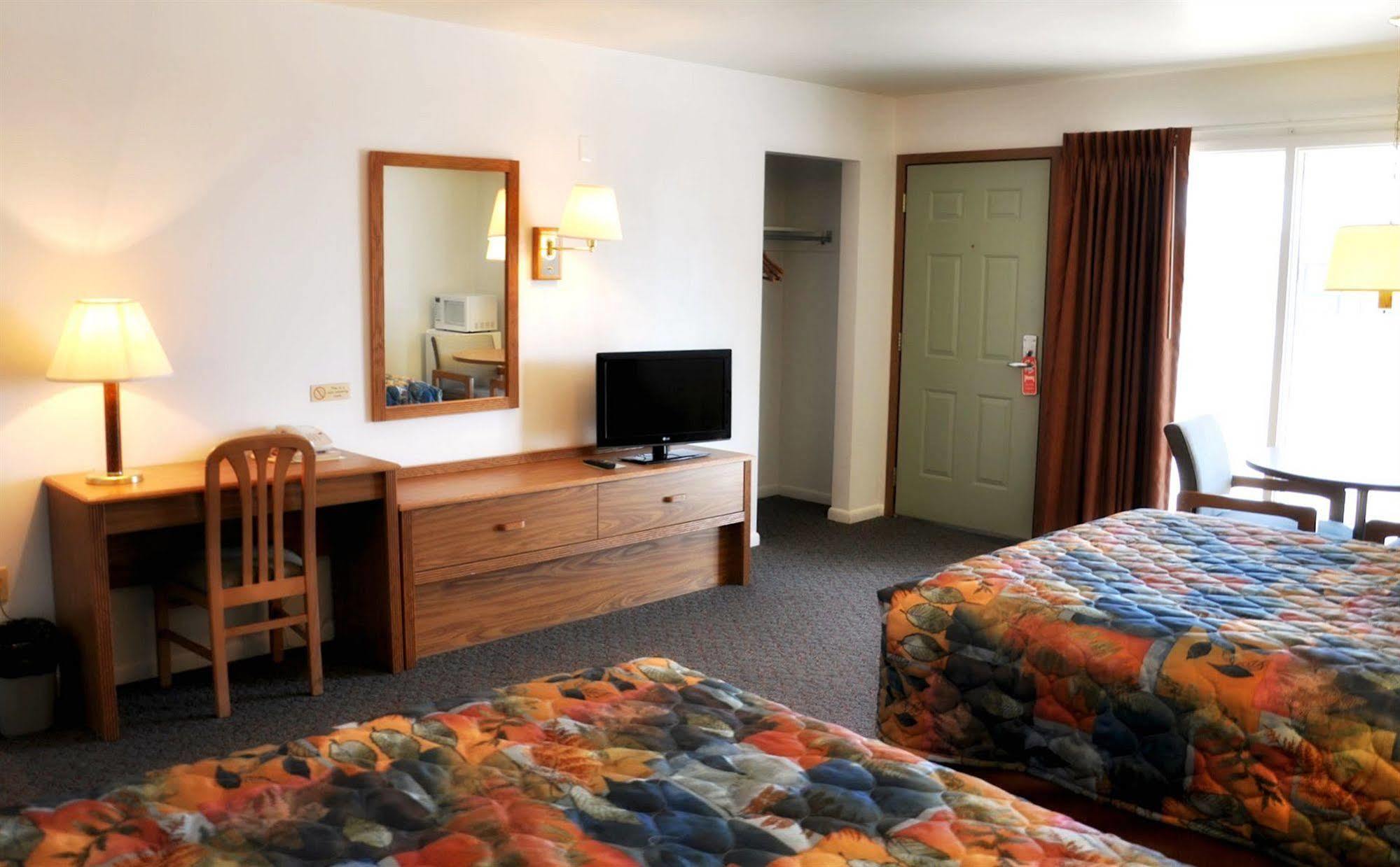 Trade Winds Motel วาเลนไทน์ ภายนอก รูปภาพ